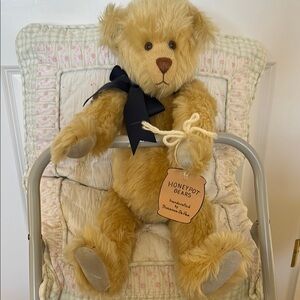Handmade Tan mohair Teddy Bear limited edition by Susanne de Pees.